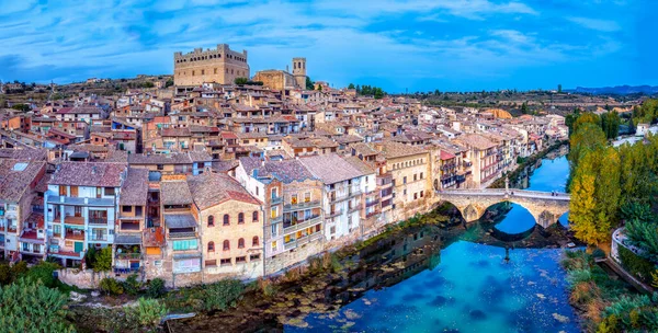 Vista Aérea Ciudad Valderrobres Con Puente Castillo Atardecer Teruel España — Foto de Stock