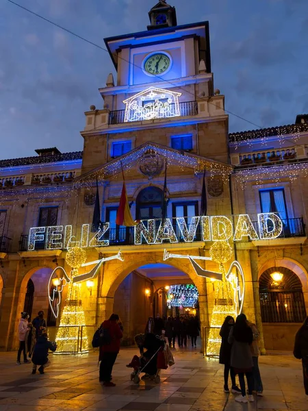 Oviedo Radniční Náměstí Vánoční Výzdobou Asturie Španělsko — Stock fotografie