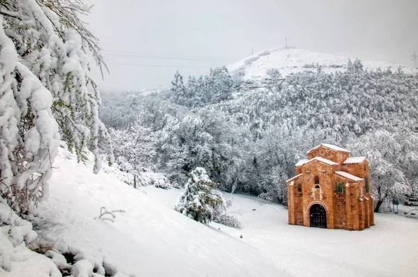 Σαν Μιγκέλ Ντε Λίλο Χιονισμένο Στο Οβιέδο Αστούριες Ισπανία Φωτογραφία Αρχείου