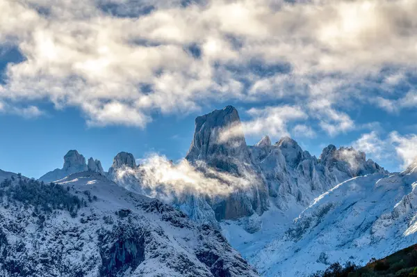 Naranjo Bulnes Znany Jako Picu Urriellu Parku Narodowym Picos Europa Zdjęcia Stockowe bez tantiem
