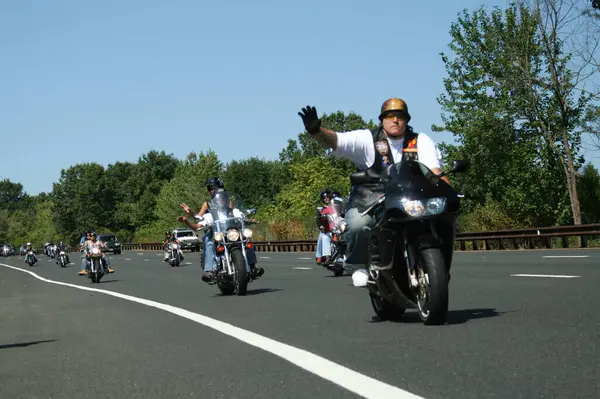 stock image Holmdel, New Jersey - September 18, 2005: Motorcycles ride along the Garden State Parkway during the Rolling Thunder Ride for Freedom