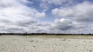 Sandy Hook 'un görüntüsü ve New York Skyline 2024' ün soğuk bir sonbahar gününde arka planda..