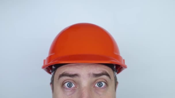 Safety Helmet Brick Board Fall Builder Head Saving Life Due — Stockvideo