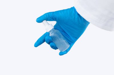 Azelaik asit. Kız yüzüne azelainat uyguluyor. Laboratuvar araştırması. Yüz bakımı. Dermatolojik serum. Rosacea, sivilce ve deri sorunlarının tedavisi için emülsiyon