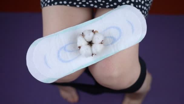 Sanitary Napkin Cotton Plant Flower Girl Shows Cotton Sanitary Pad — Stock Video