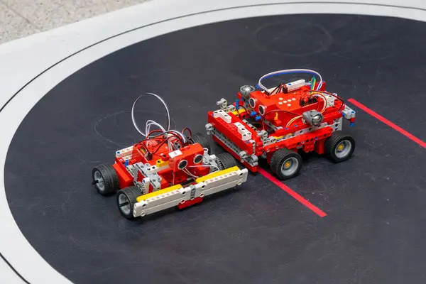 Savaşta robotların çarpışması