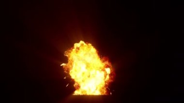 Siyah arka planda etkileyici bir patlama. Parlak renkli bir patlamanın dinamik bileşimi, şok dalgası ve boşluğu dolduran dumanlar.