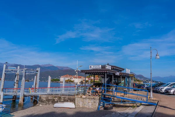 Stresa Itália Oktober 2022 Lago Maggiore Com Terminal Balsas Para — Fotografia de Stock