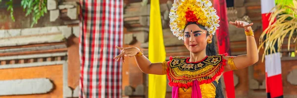 Bali Indonezja Lutego 2023 Występ Kobiety Barong Dance Tradycyjny Taniec — Zdjęcie stockowe