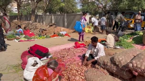 Puttaparthi India February 2023 Man Selling Onions Street Market Background — 图库视频影像