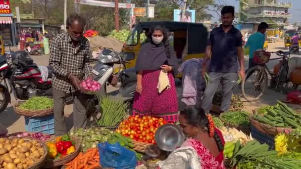Puttaparthi India February 2023 Woman Selling Vegetable Street Market People — 图库视频影像