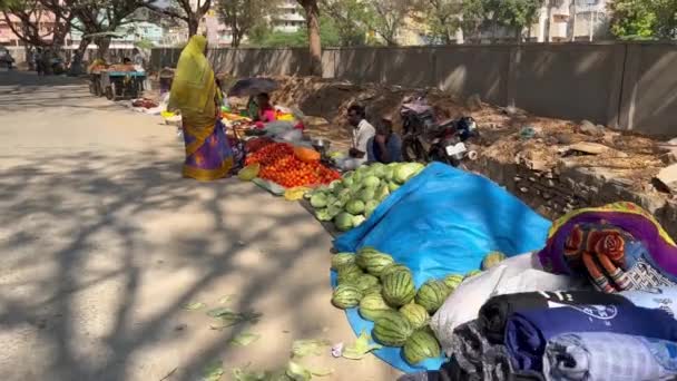 Puttaparthi India February 2023 Walking Vegetable Street Market Sellers People — 图库视频影像