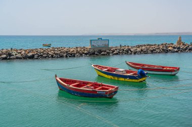 Sal Adası, Cape Verde 'nin doğu kıyısında balıkçı tekneleri.