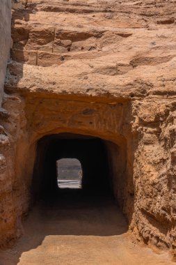 Salinas de Pedra de Lume 'a giden tünel Sal Adası' ndaki eski tuz gölleri, Cape Verde