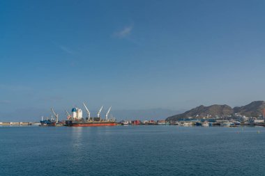Sao Vicente Adası, Cape Verde 'deki Sao Pedro' nun kaplumbağa kumsalında balıkçı tekneleri.