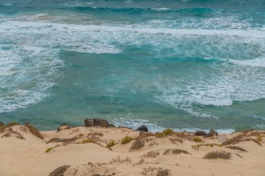 Sao Vicente Adası, Cape Verde Adaları 'nda beyaz kum ve turkuaz okyanuslu Long Beach.