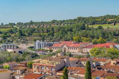 İspanya 'nın Katalunya kentindeki Castell d' Or 'daki eski Vila-Rodona kasabasına bakın.