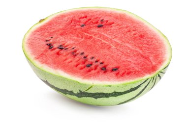 Beyaz arka planda yarım karpuz izole edilmiş. kırpma yolu