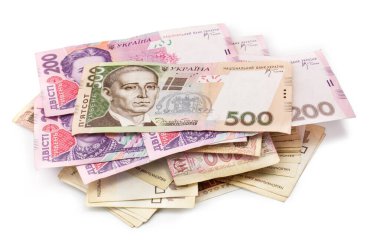Ukrayna parası Hryvnia banknotu 500, 200 ve 100 değerinde beyaza izole edilmiş. kırpma yolu