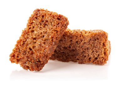 İzole edilmiş çavdar ekmeği, beyaz üzerine tuzlu ekmek.