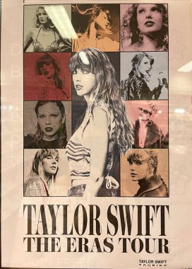 Sydney, Avustralya - 05 Mart 2024: Taylor Swift 'in Eras Tur Avustralya: Bilet standında Iconic Concert Poster