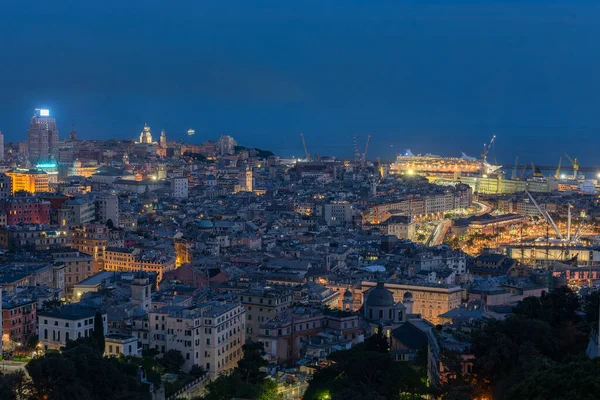 Une Vue Ville Gênes Pendant Soirée Avec Lumière Allumée — Photo