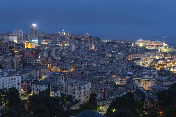Вид Город Генуя Вечером Включенным Светом — стоковое фото