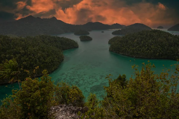 Indonesia Magnífica Puesta Sol Papúa Raja Ampat Papúa — Foto de Stock