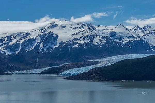 Bellissimo Paesaggio Patagonia Montagne Ghiacciaio Lago Foreste Fluviali Cascate Cile — Foto Stock