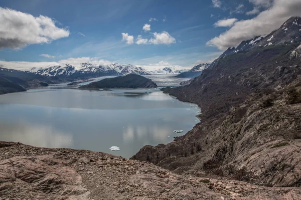 Vackert Landskap Patagonien Berg Glaciär Sjö Flod Skogar Och Vattenfall — Stockfoto