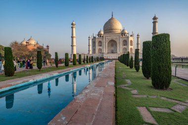 Perspektif Görünümü üzerinde kırmızı kale, agra gelen taj mahal Türbesi