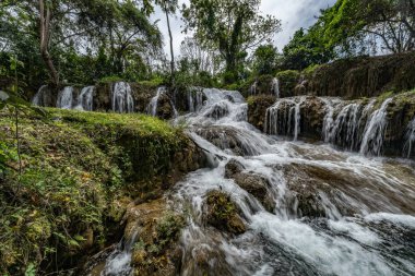 Güzel Meksika şelaleleri.