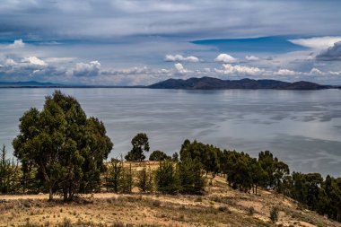 Güney Amerika 'da Titicaca Gölü.