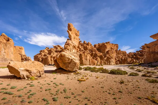 Güney Bolivya dağlarında tuhaf kayalar