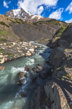 Torres del Paine Ulusal Parkı - Patagonya - Şili. Güney Şili, Güney Amerika 'daki Patagonya Torres del Paine Ulusal Parkı' nda gün doğumu