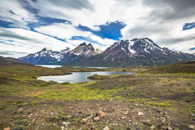 Torres del Paine Ulusal Parkı - Patagonya - Şili. Güney Şili, Güney Amerika 'daki Patagonya Torres del Paine Ulusal Parkı' nda gün doğumu