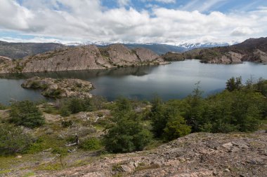 Torres del Paine Ulusal Parkı - Patagonya - Şili. Güney Şili, Güney Amerika 'daki Patagonya Torres del Paine Ulusal Parkı' nda gün doğumu