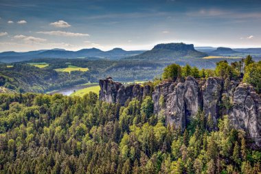 Bastei, Almanya 'nın Elbe Kum Taşı Dağları' ndaki Elbe Nehri 'nin 194 metre yukarısında yükselen bir kaya oluşumudur..