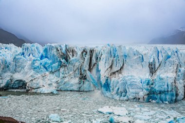Perito Moreno Buzulu, Arjantin 'in Santa Cruz eyaletindeki Los Glaciares Ulusal Parkı' nda bulunan bir buzuldur. Arjantin Patagonya 'sındaki en önemli turistik merkezlerden biridir.