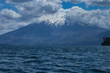 Torres del Paine Ulusal Parkı - Patagonya - Şili. Güney Şili, Güney Amerika 'daki Patagonya Torres del Paine Ulusal Parkı' nda gün doğumu