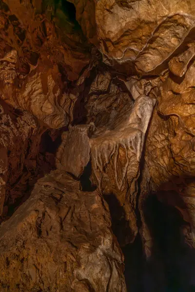 Çek cennetinde Bozkov dolomit mağarası