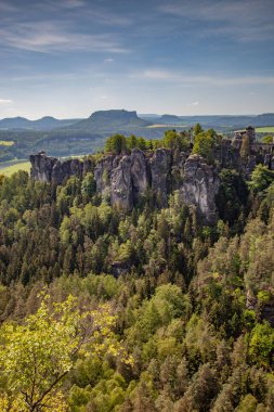 Bastei, Almanya 'nın Elbe Kum Taşı Dağları' ndaki Elbe Nehri 'nin 194 metre yukarısında yükselen bir kaya oluşumudur..