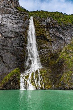 Torres del Paine Ulusal Parkı - Patagonya - Şili. Güney Şili, Güney Amerika 'daki Patagonya Torres del Paine Ulusal Parkı' nda gün doğumu