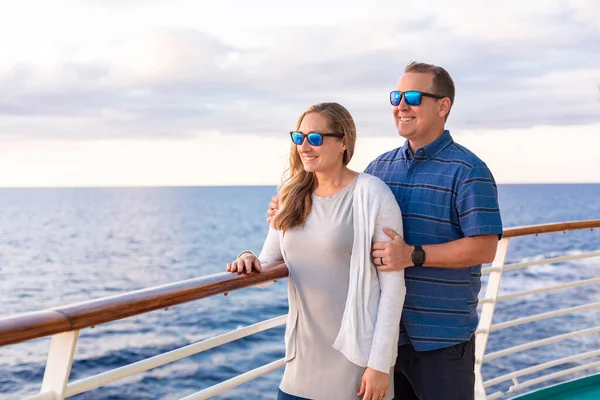 Attractive Middle Aged Couple Enjoying Balcony View Deck Cruise Ship — Stock Photo, Image