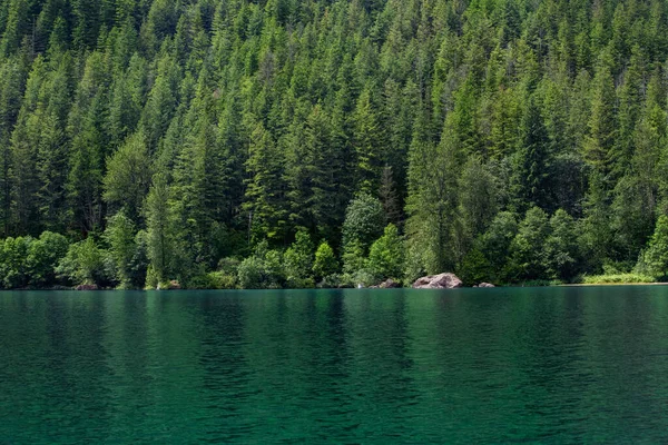 Beautiful Natural Backdrop Photo Pristine Lake Pacific Northwest Line Thick Stockbild