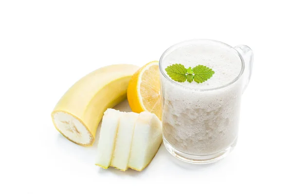 Frische Bio Melone Und Bananen Smoothie Glasbecher Isoliert Auf Weiß — Stockfoto