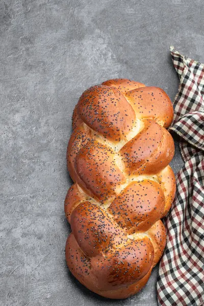 Braided Wheat Flour Loaf Gray Background Fotos De Stock Sin Royalties Gratis
