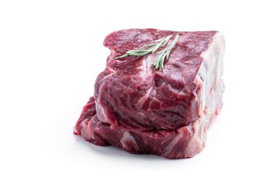 Beyaz arka planda izole edilmiş kırmızı mermer et 