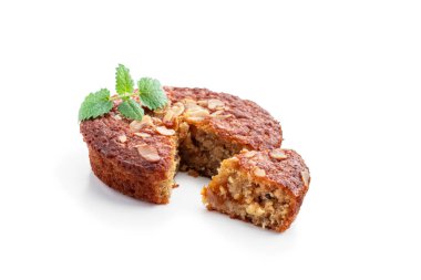 Yulaf ve bademli turta yalıtılmış. 