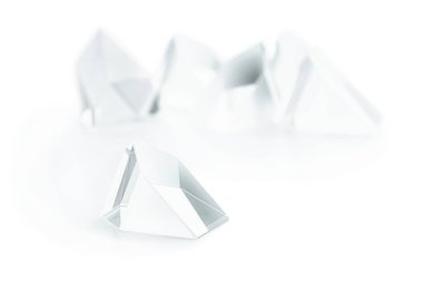 Beyaz camlardan yapılmış optik prizmalar. 